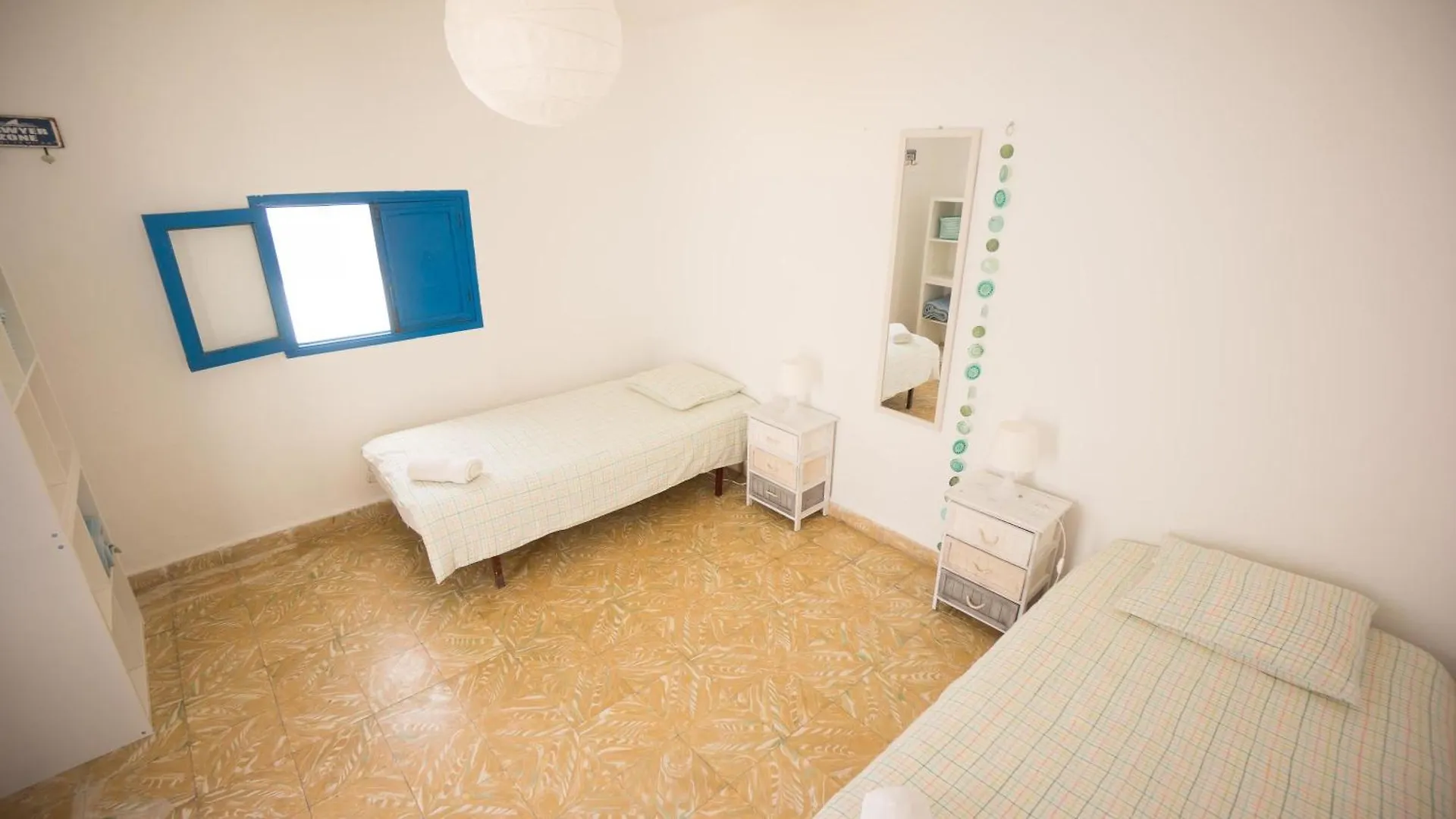 Sol Y Mar Surf Camp Hostel Corralejo