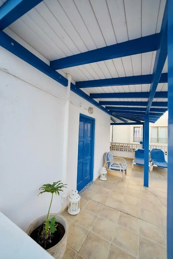 Sol Y Mar Surf Camp Hostel Corralejo